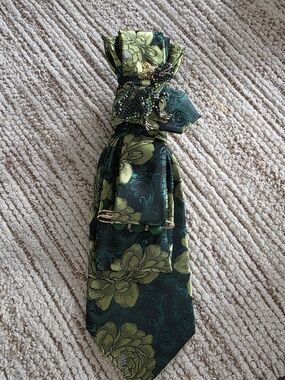 Green Floral Brooch Necktie with Embellished Accent